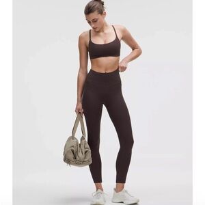 Wunder Train High-Rise Tight 25"
Colour Leopardo Shift Micro Emboss Brown